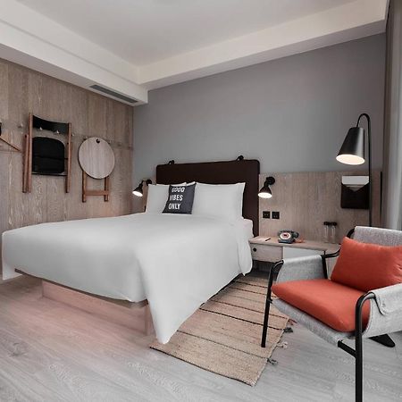 Moxy Taichung Hotell Exteriör bild