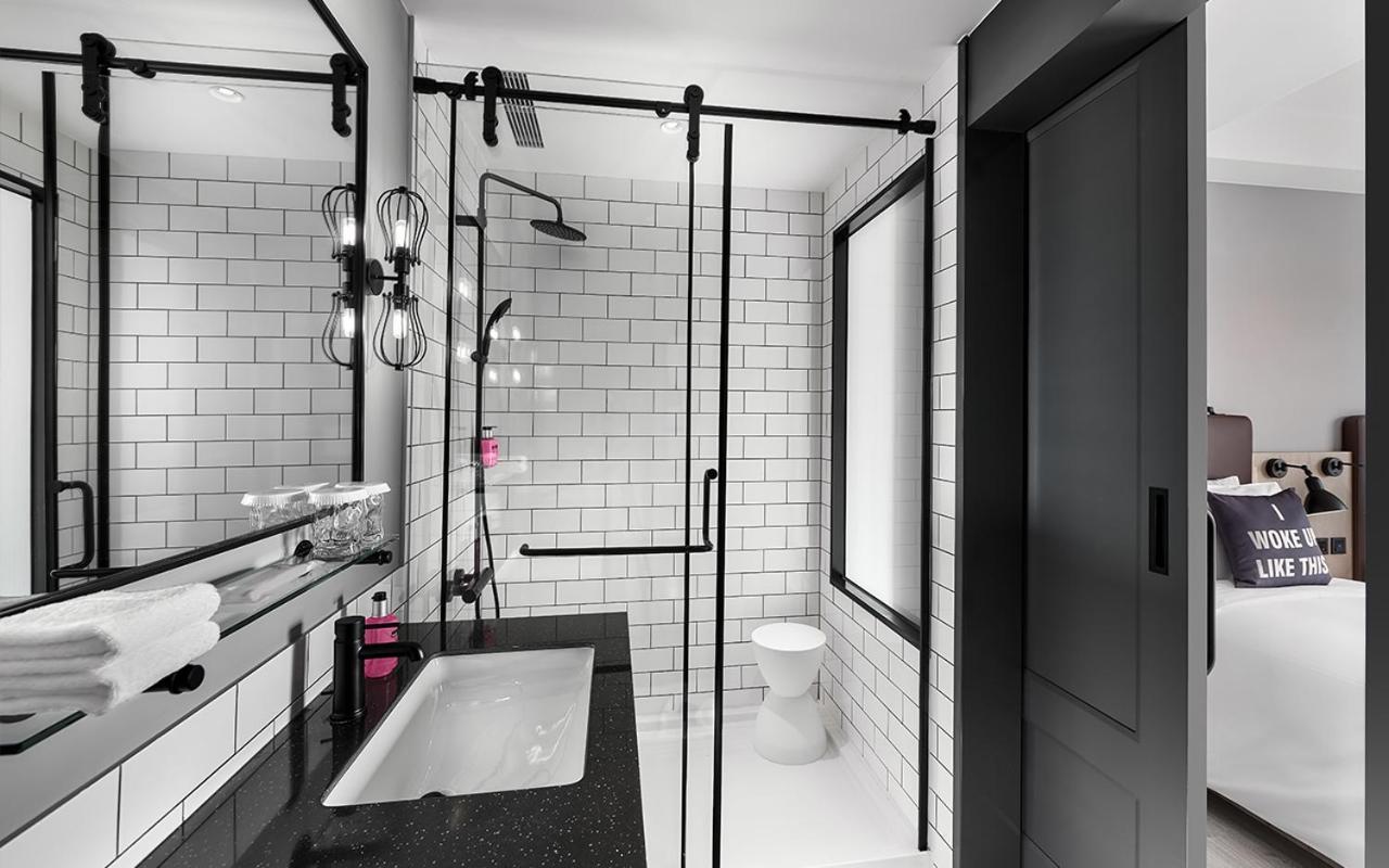Moxy Taichung Hotell Exteriör bild